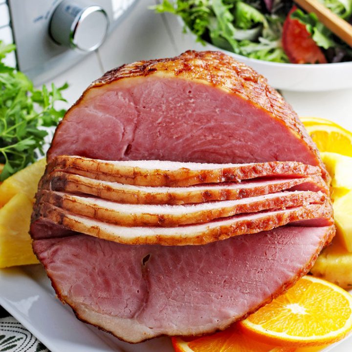 https://www.thismamacooks.com/images/2019/10/easy-crockpot-spiral-ham-recipe-4a-720x720.jpg